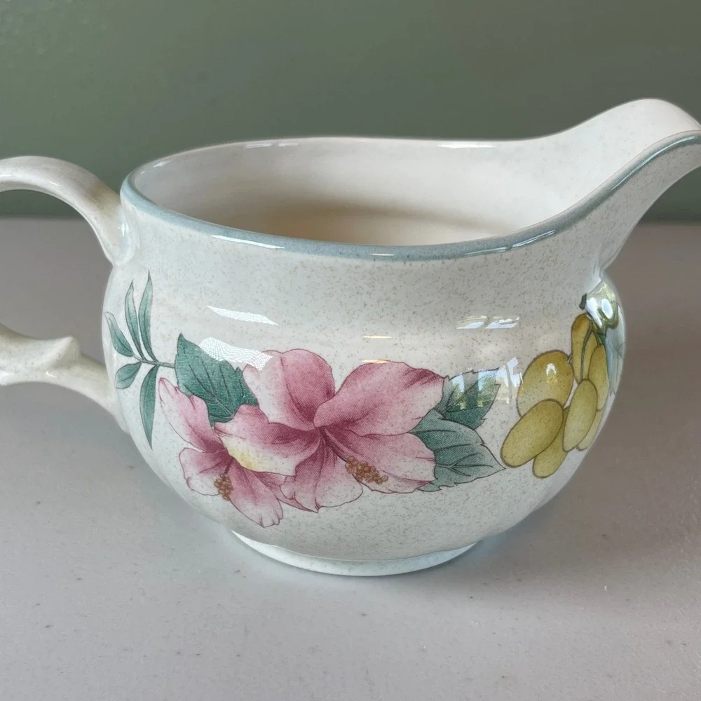 Mikasa Country Classics Fruitage DC026 Gravy‎ Boat Made in Japan Retired Vintage